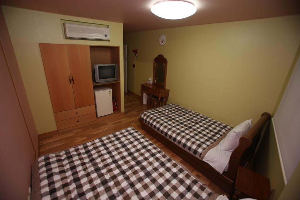 Hostel Lyndon Jeju Quarto foto