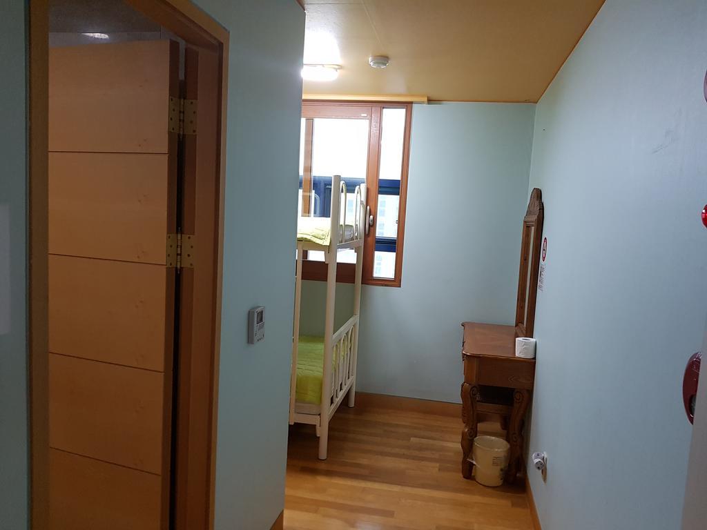 Hostel Lyndon Jeju Quarto foto