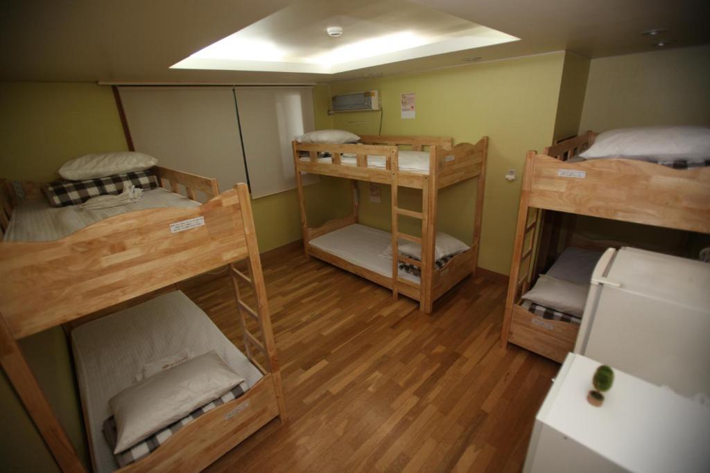 Hostel Lyndon Jeju Quarto foto
